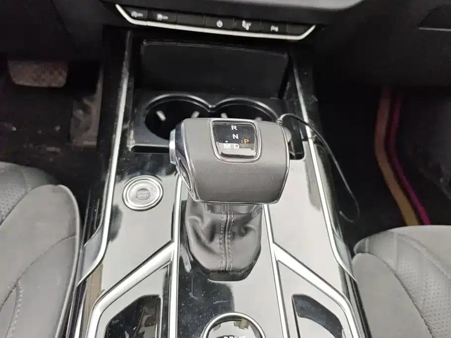 Hongqi HS5 2022 Facelift 2.0T Intelligent Flagship Edition — миниатюра 16