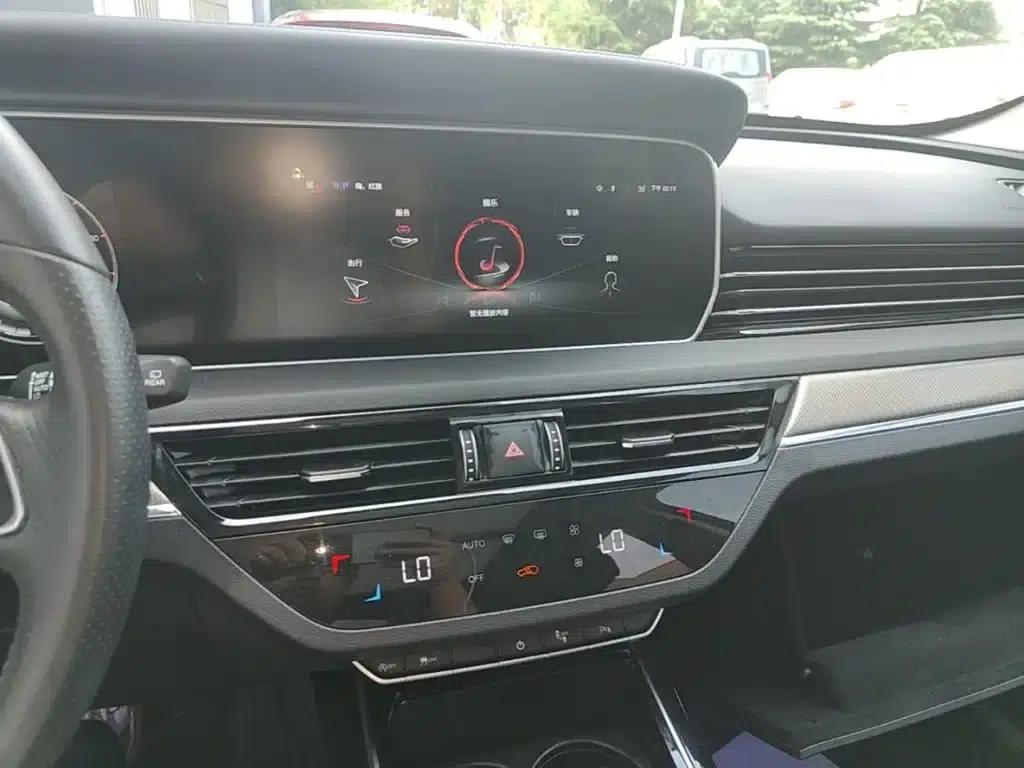 Hongqi HS5 2022 Facelift 2.0T Intelligent Flagship Edition — миниатюра 13