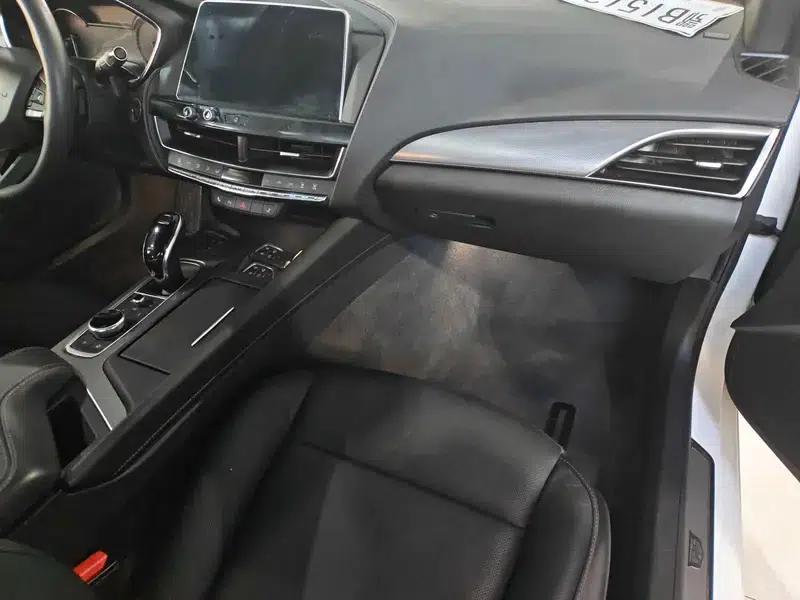 2022 Cadillac CT5 28T Luxury — миниатюра 6