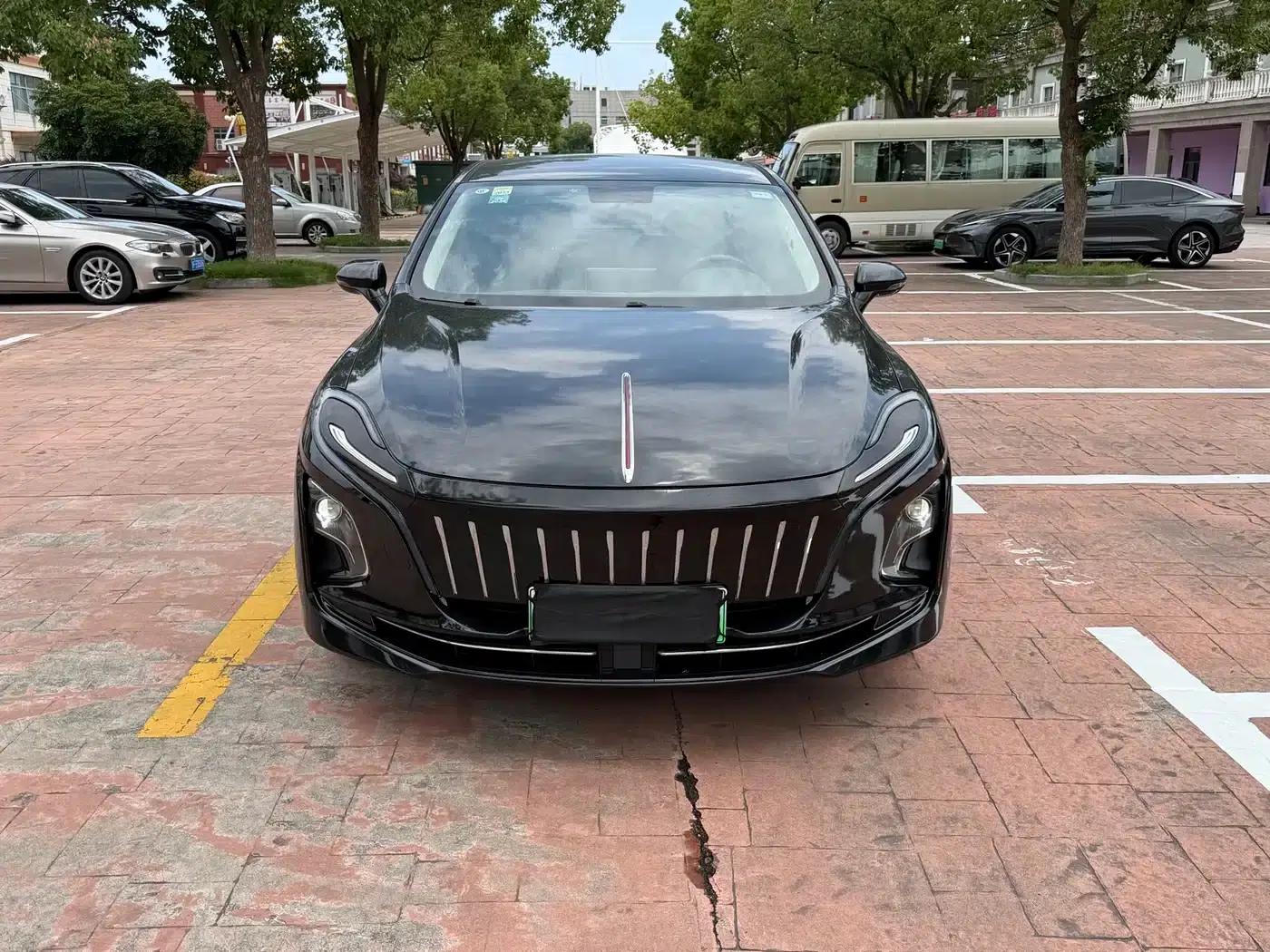 Hongqi E-QM5 2021 Charging Flagship Edition — миниатюра 1