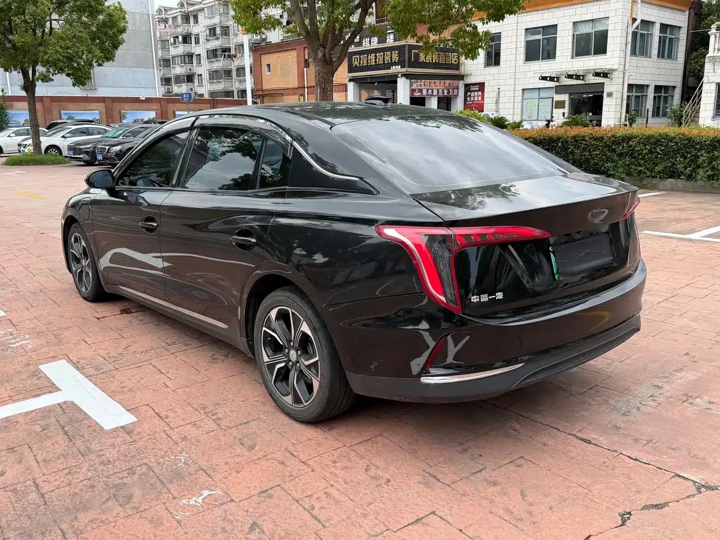 Hongqi E-QM5 2021 Charging Flagship Edition — миниатюра 8