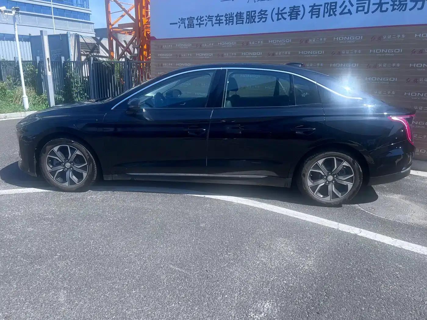 Hongqi E-QM5 2023 Facelift Basic Travel Edition — миниатюра 2