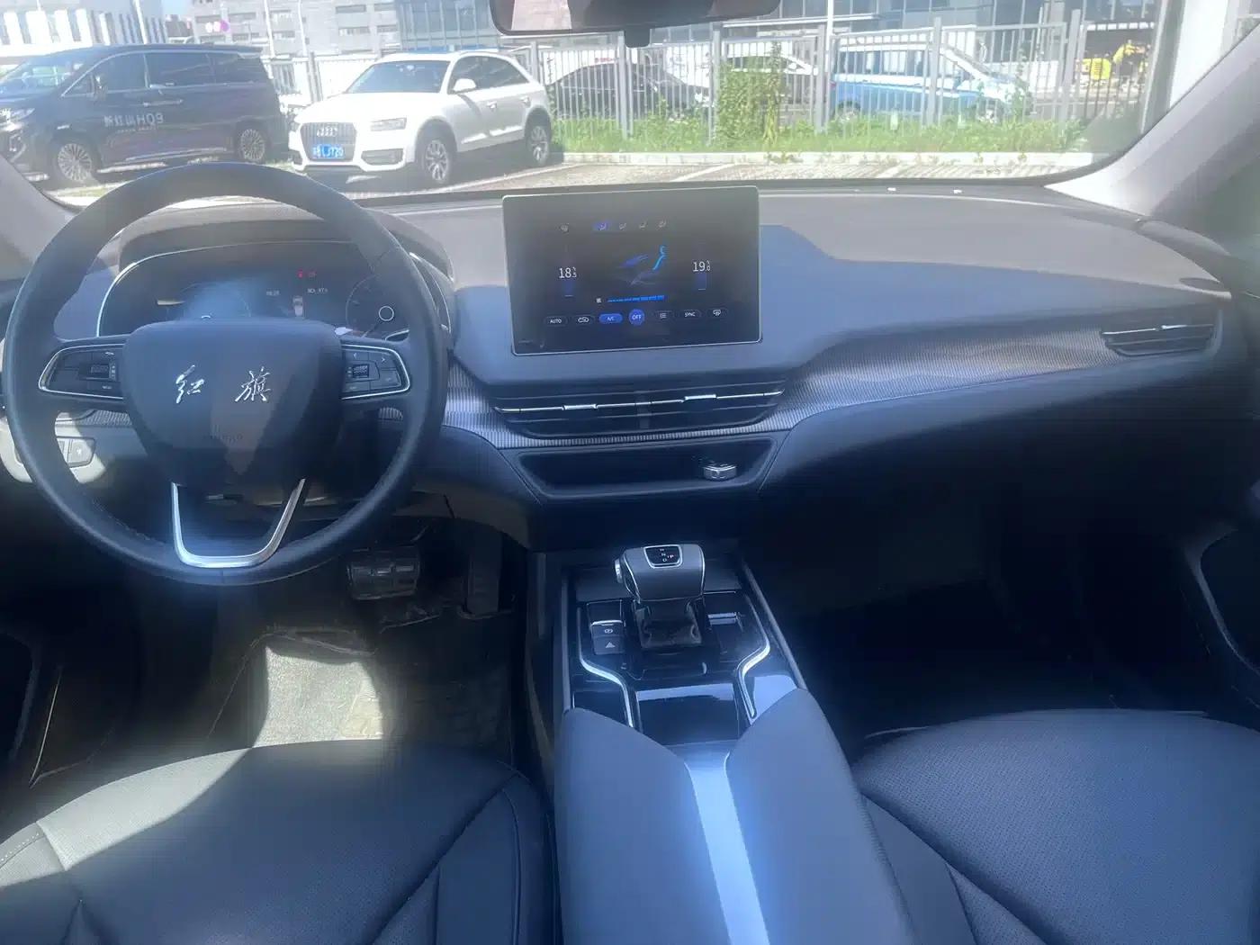 Hongqi E-QM5 2023 Facelift Basic Travel Edition — миниатюра 6