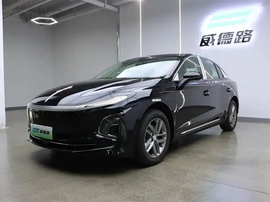 Hongqi E-QM5 2025 model, 500km range, taxi version — миниатюра 1