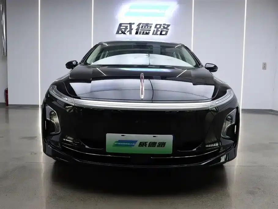 Hongqi E-QM5 2025 model, 500km range, taxi version — миниатюра 2