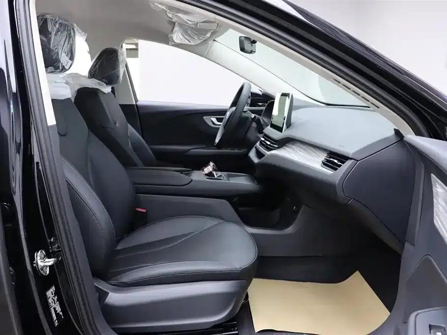 Hongqi E-QM5 2025 model, 500km range, taxi version — миниатюра 14