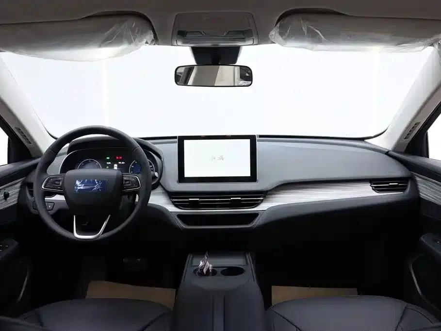 Hongqi E-QM5 2025 model, 500km range, taxi version — миниатюра 17