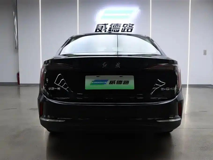Hongqi E-QM5 2025 model, 500km range, taxi version — миниатюра 6