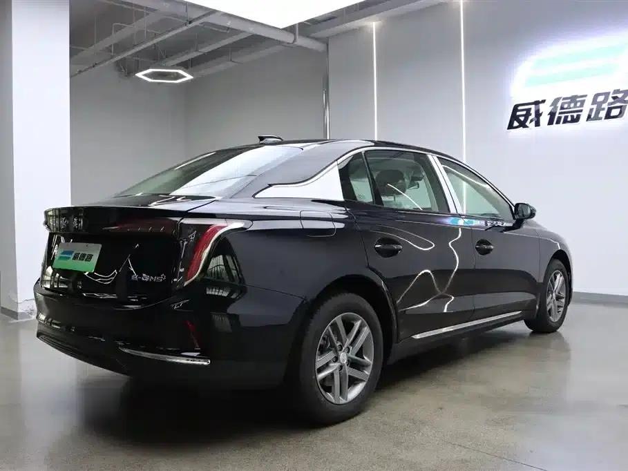 Hongqi E-QM5 2025 model, 500km range, taxi version — миниатюра 7