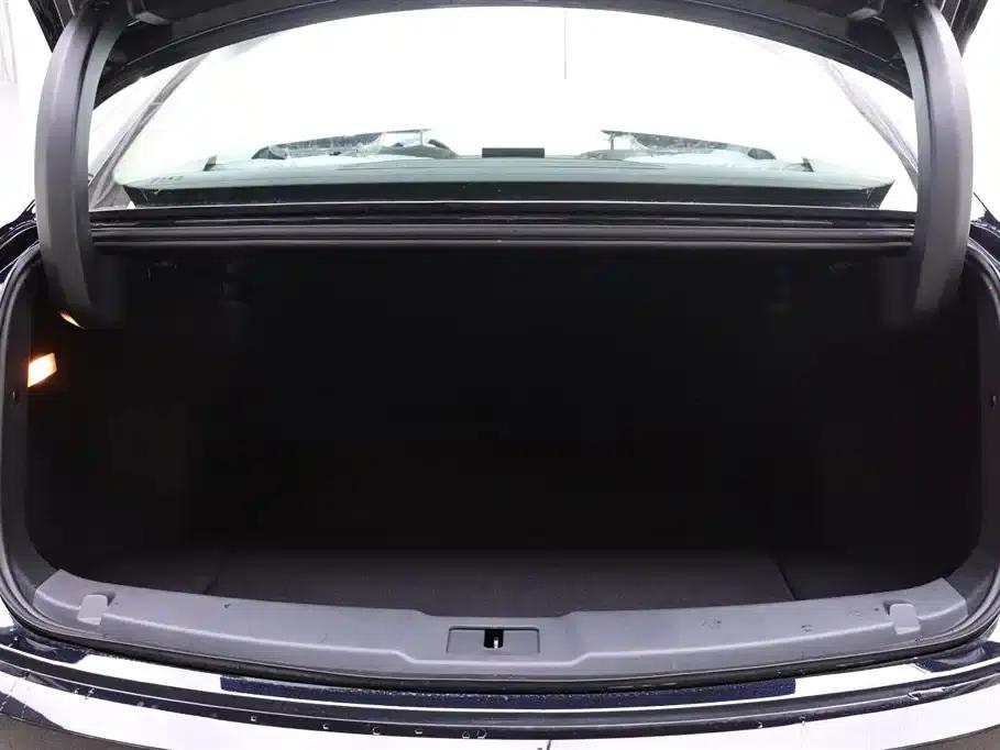 Hongqi E-QM5 2025 model, 500km range, taxi version — миниатюра 9