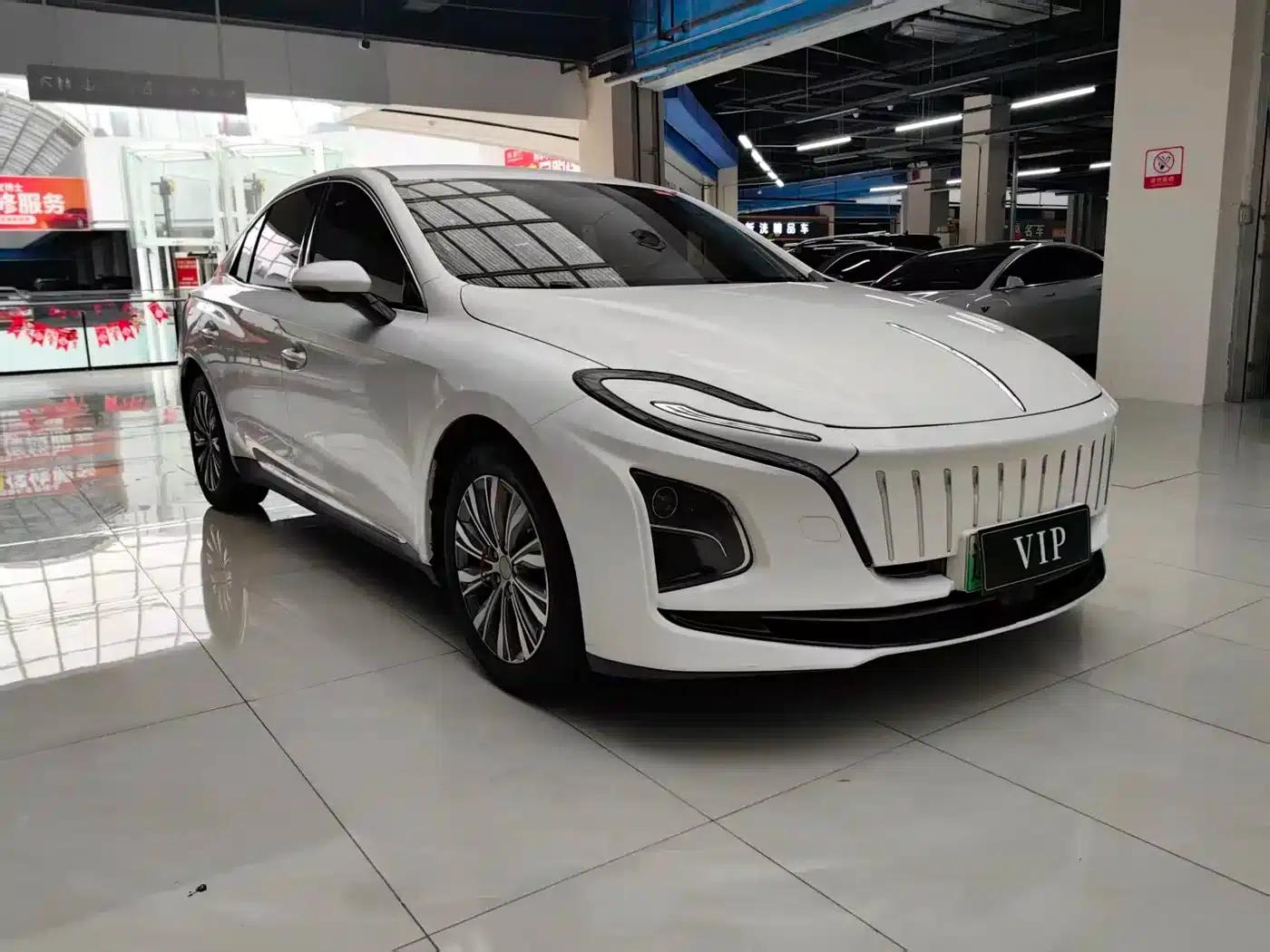 Hongqi E-QM5 2022 Model, 431km Charging Enjoyment Edition — миниатюра 3