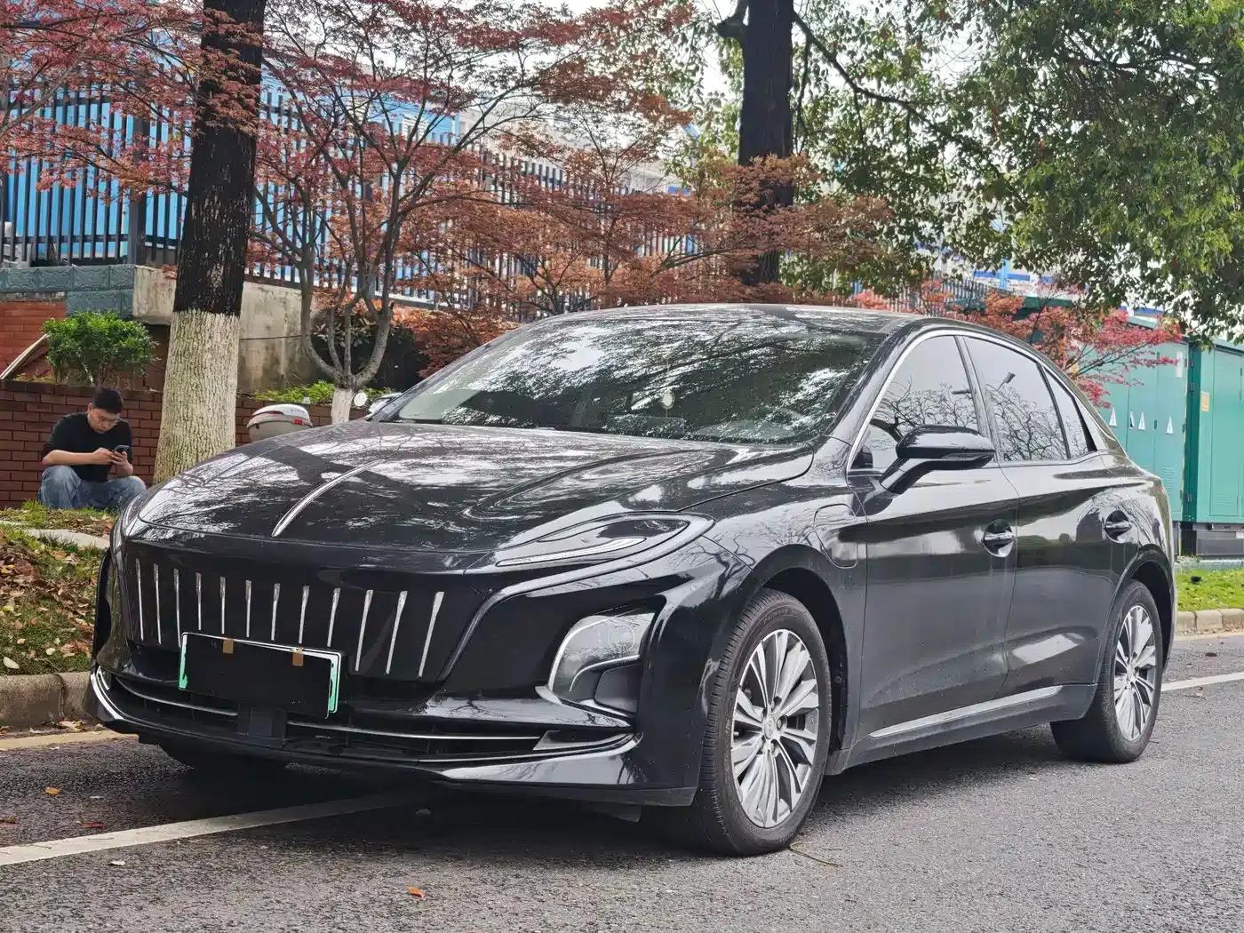 Hongqi E-QM5 2022 Model, 431km Charging Enjoyment Edition — миниатюра 1