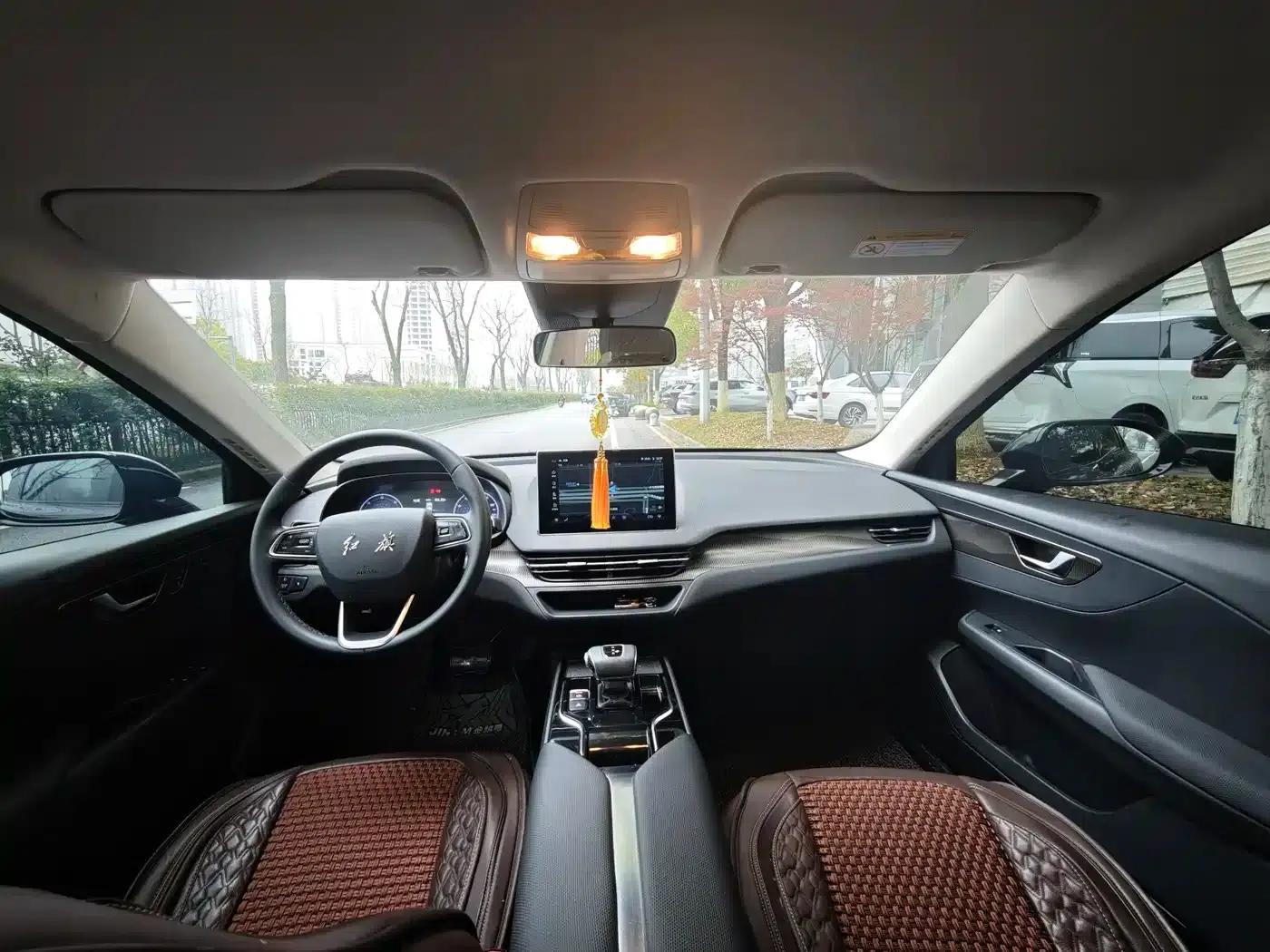 Hongqi E-QM5 2022 Model, 431km Charging Enjoyment Edition — миниатюра 8
