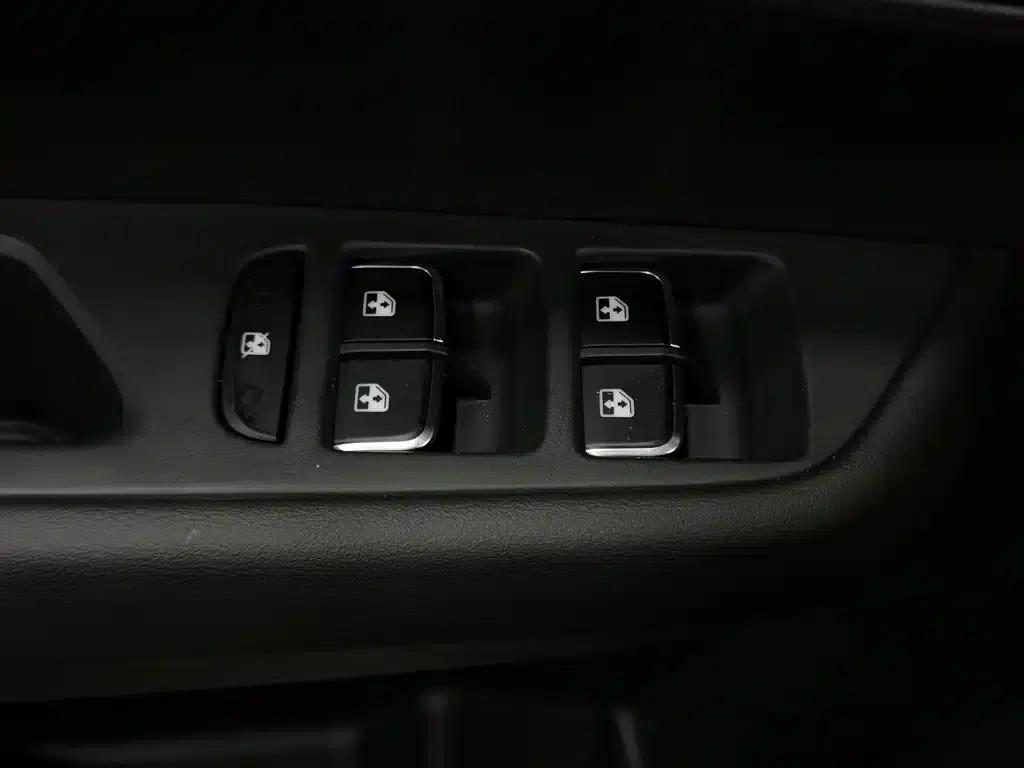 Hongqi E-QM5 2022 Model, 431km Charging Enjoyment Edition — миниатюра 9