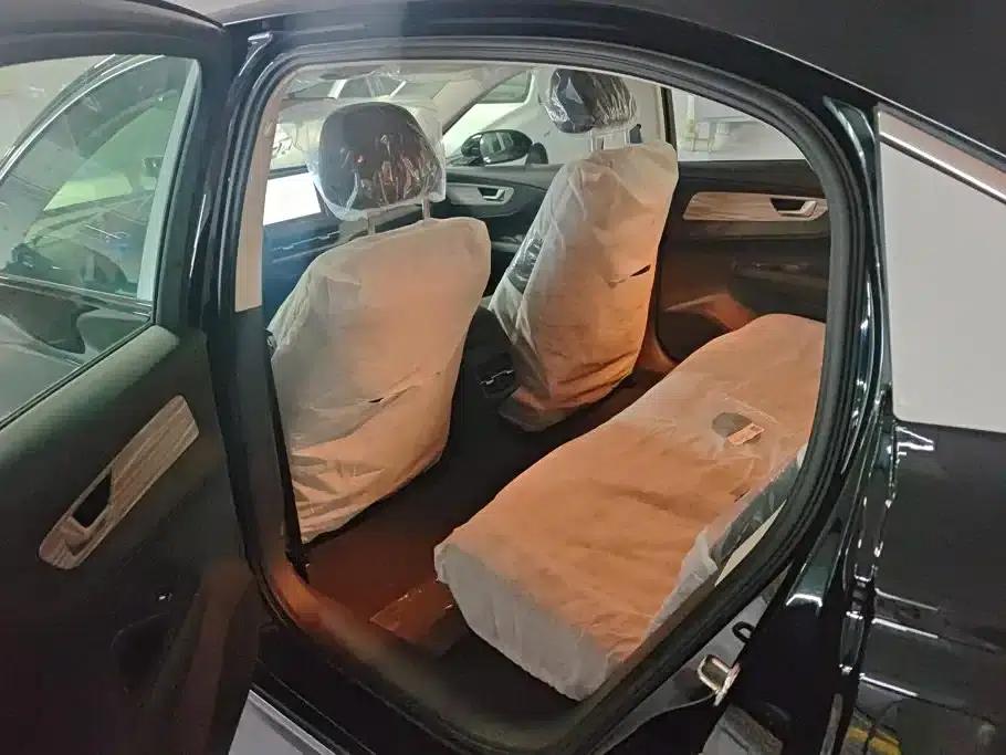 Hongqi E-QM5 2025 500km Travel Edition — миниатюра 11