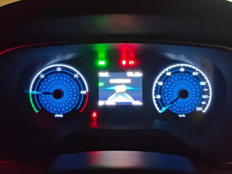 Hongqi E-QM5 2025 500km Travel Edition — миниатюра 14
