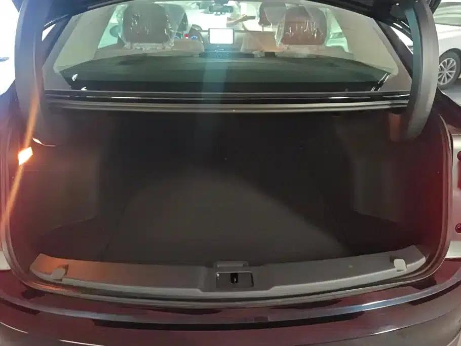 Hongqi E-QM5 2025 500km Travel Edition — миниатюра 4