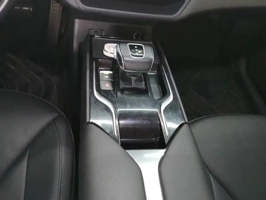 Hongqi E-QM5 2021 Charging Didi Edition — миниатюра 16