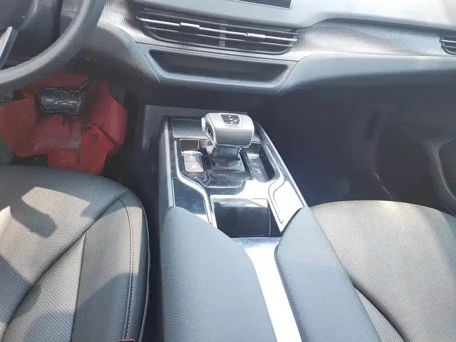 Hongqi E-QM5 2023 Basic Travel Edition — миниатюра 16