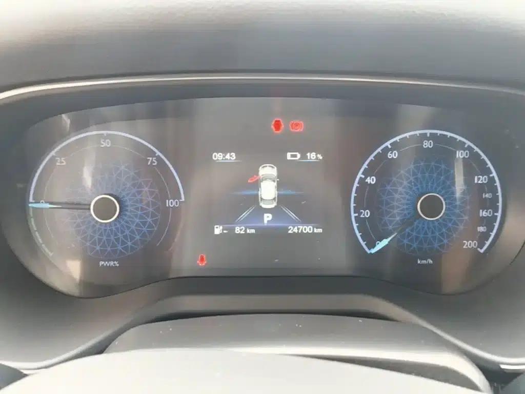 Hongqi E-QM5 2023 Facelift Basic Travel Edition — миниатюра 12