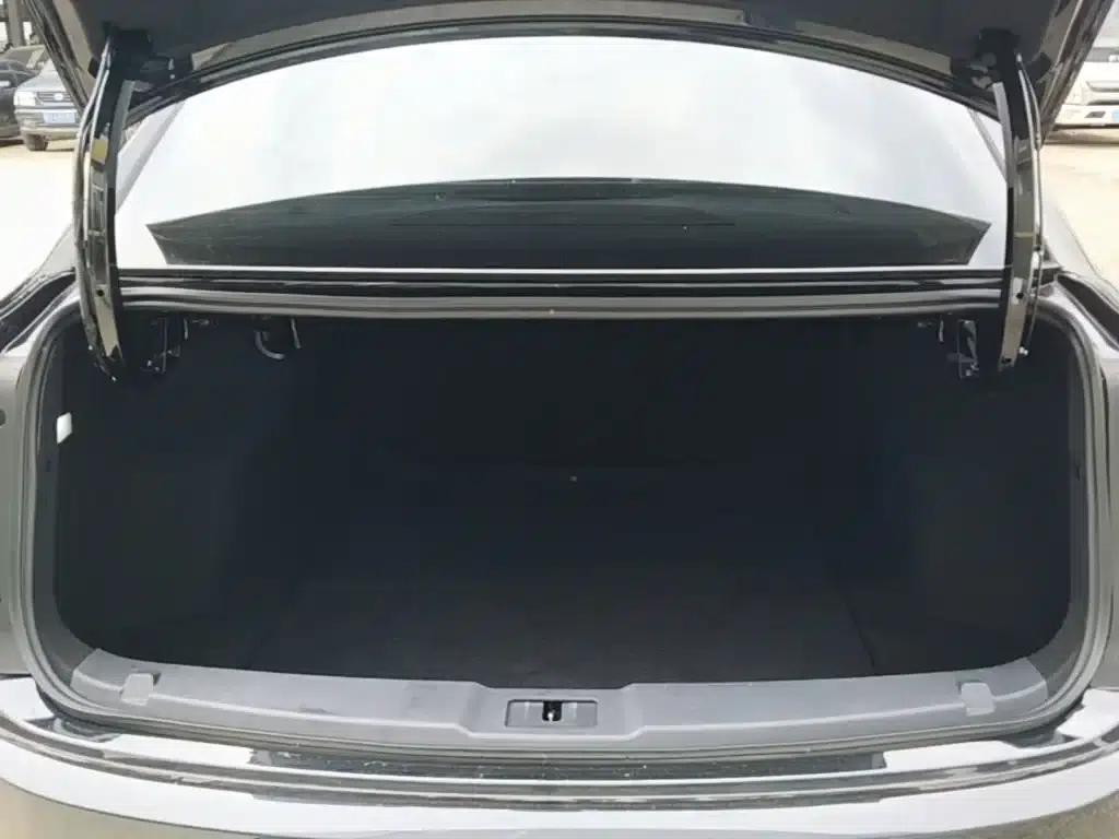 Hongqi E-QM5 2023 Facelift Basic Travel Edition — миниатюра 19