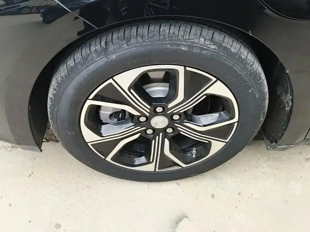 Hongqi E-QM5 2023 Facelift Basic Travel Edition — миниатюра 23
