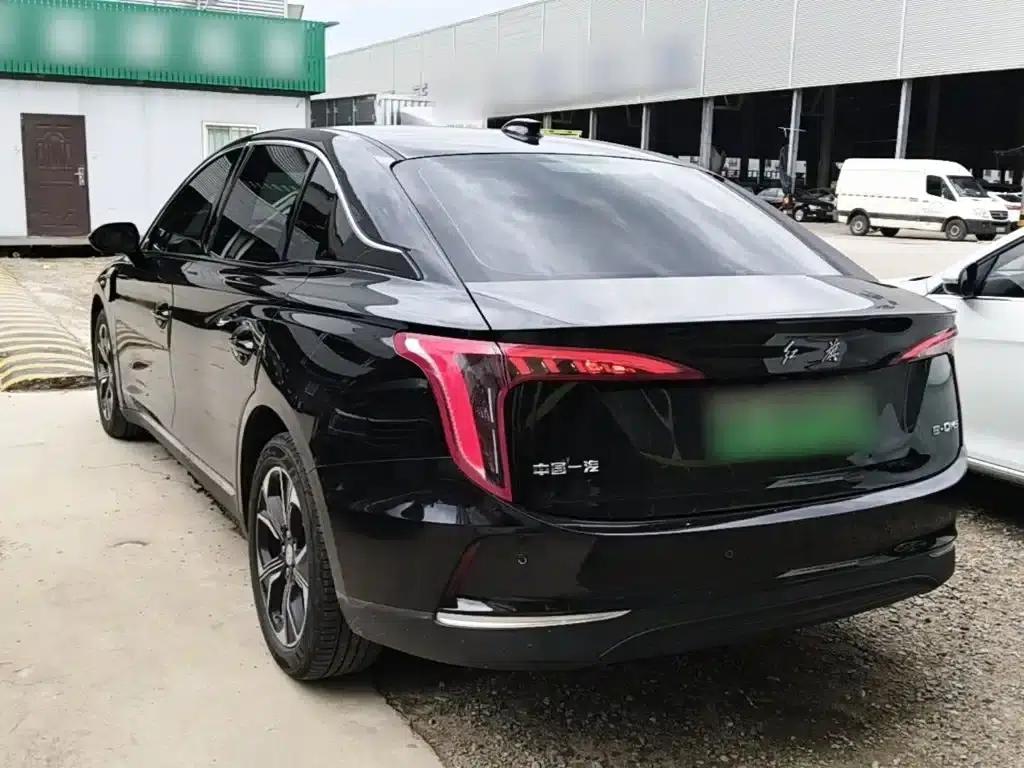 Hongqi E-QM5 2023 Facelift Basic Travel Edition — миниатюра 5