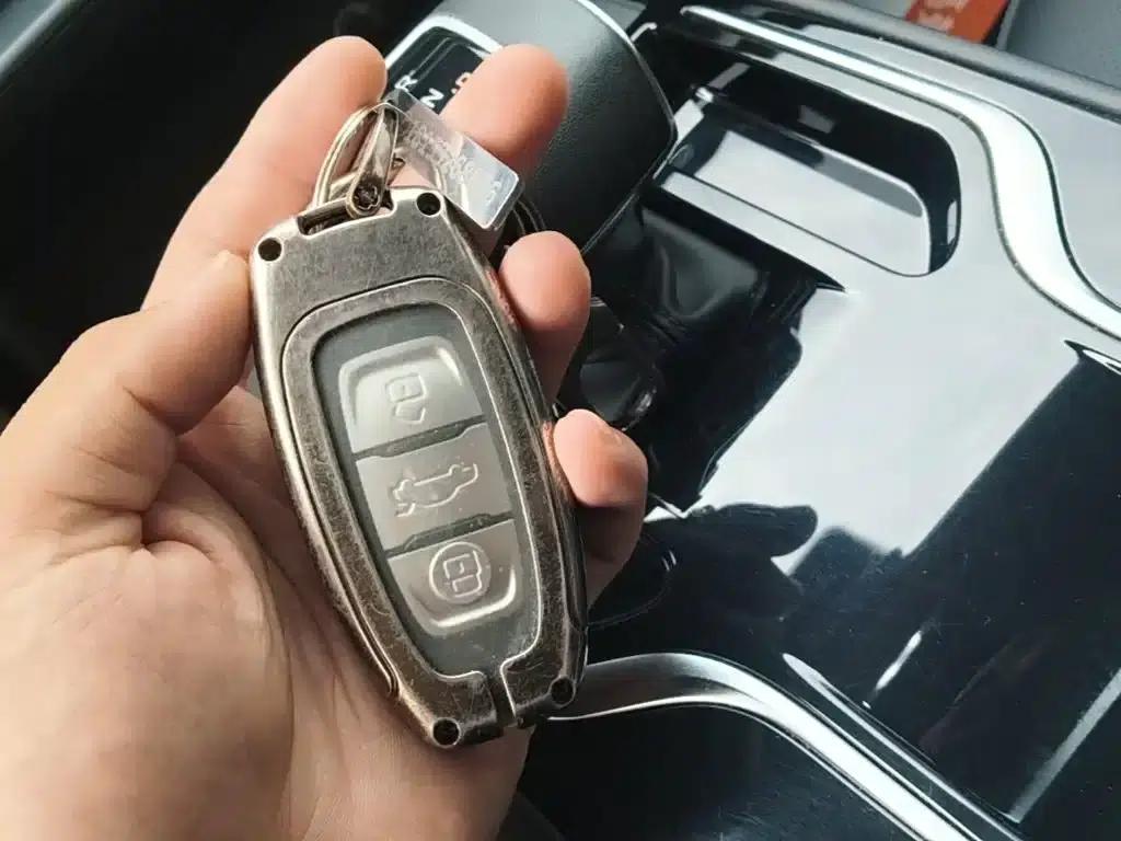 Hongqi E-QM5 2023 Facelift Basic Travel Edition — миниатюра 9