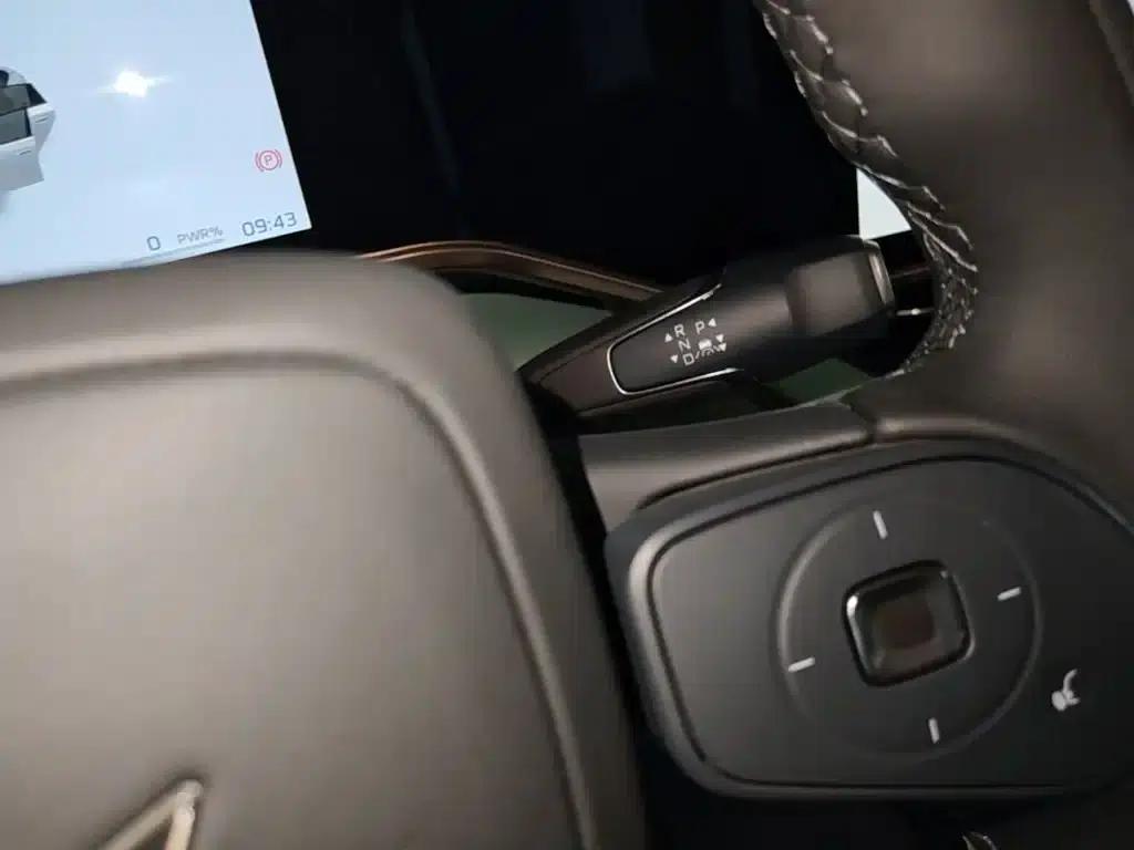 Hongqi EH7 2025 Model 690 Smart Selection Edition — миниатюра 14