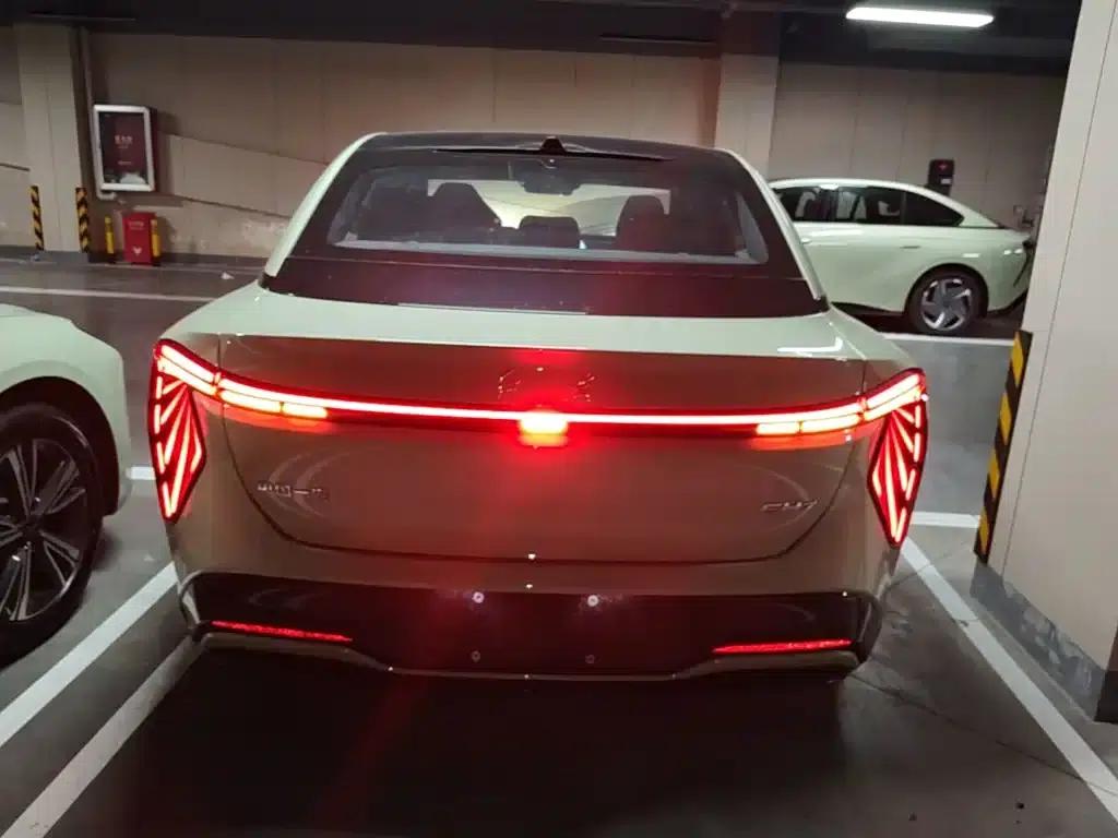 Hongqi EH7 2025 Model 690 Smart Selection Edition — миниатюра 6