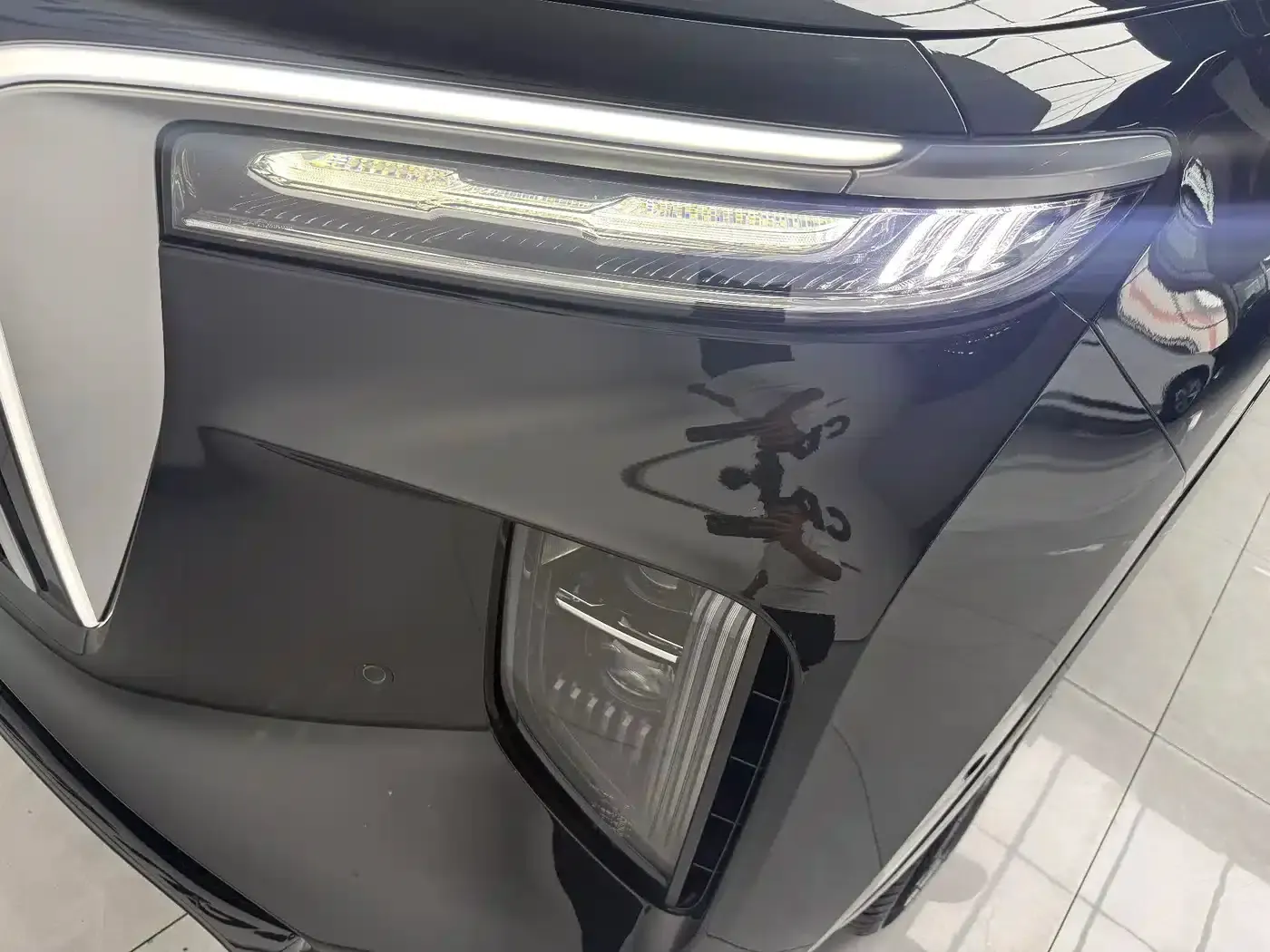 Hongqi E-HS9 2022 Model 690km Flagship Edition (Six Seats) — миниатюра 5