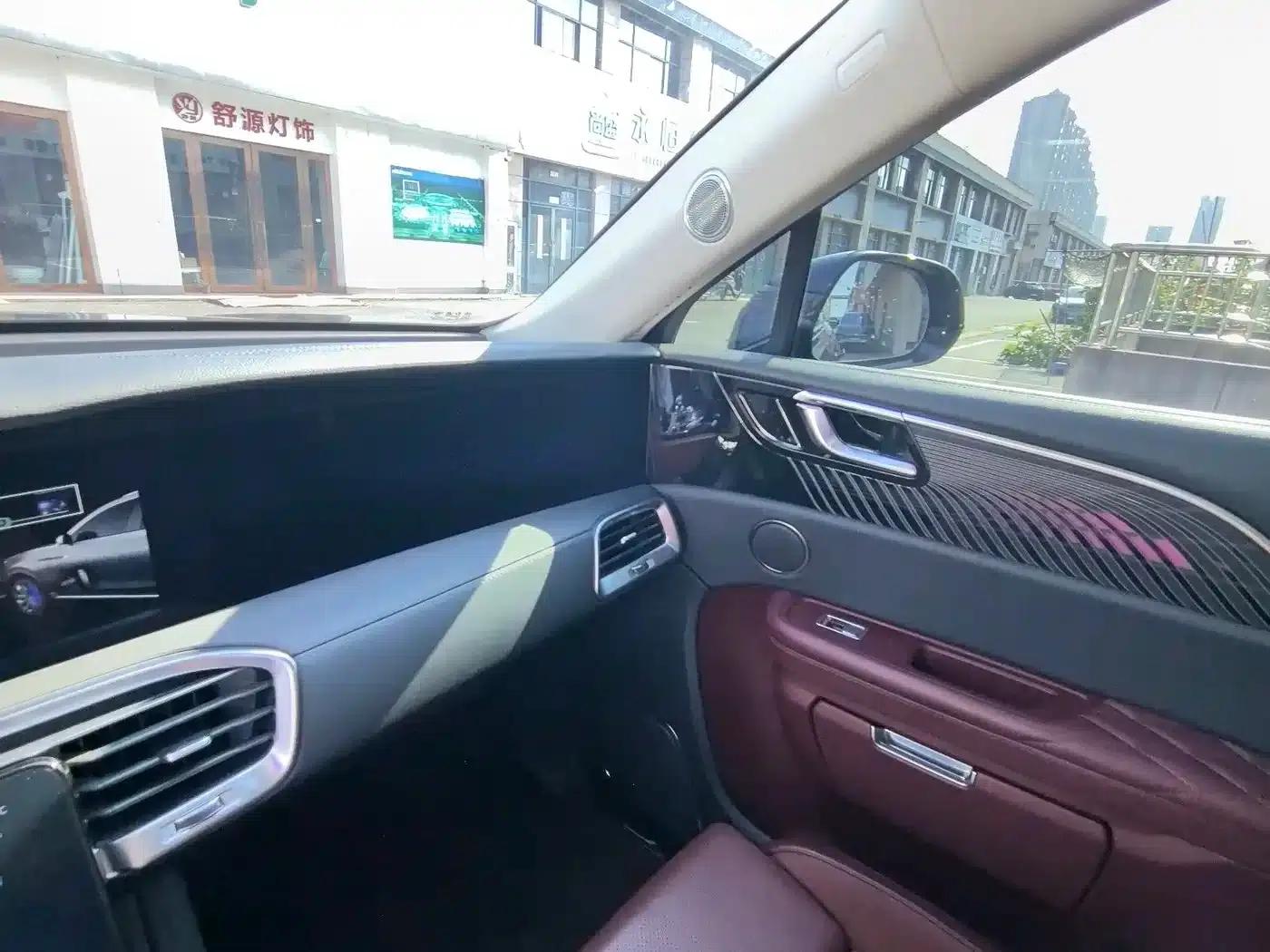 Hongqi E-HS9 2022 Model 690km Flagship Edition (Six Seats) — миниатюра 15
