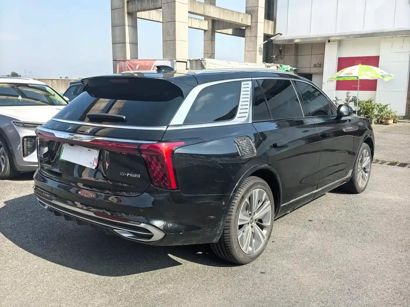 Hongqi E-HS9 2022 Model 690km Flagship Edition (Six Seats) — миниатюра 4