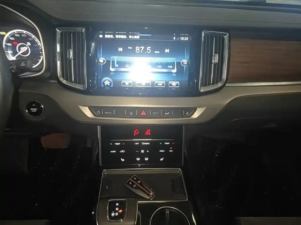 Hongqi HS7 2022 2.0T DCT 2WD Intelligent Flagship Edition (5-seater) — миниатюра 13
