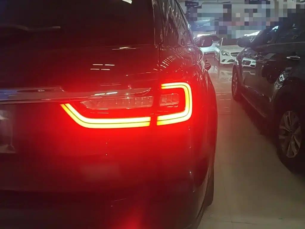 Hongqi HS7 2022 2.0T DCT 2WD Intelligent Flagship Edition (5-seater) — миниатюра 8