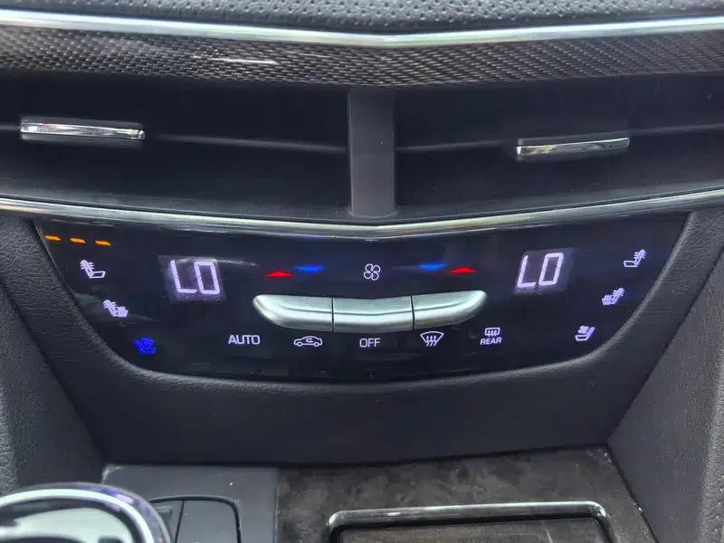 2021 Cadillac CT6 28T Luxury — миниатюра 11