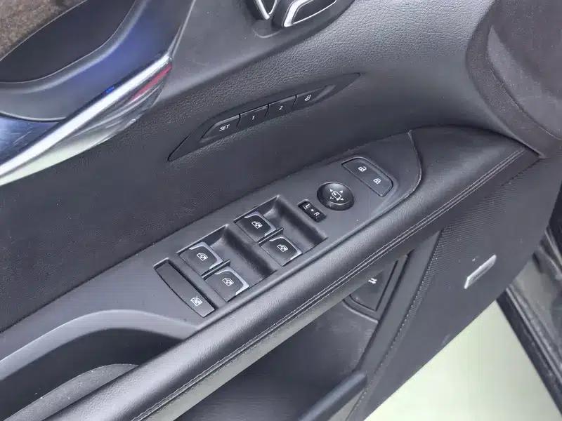 2021 Cadillac CT6 28T Luxury — миниатюра 26