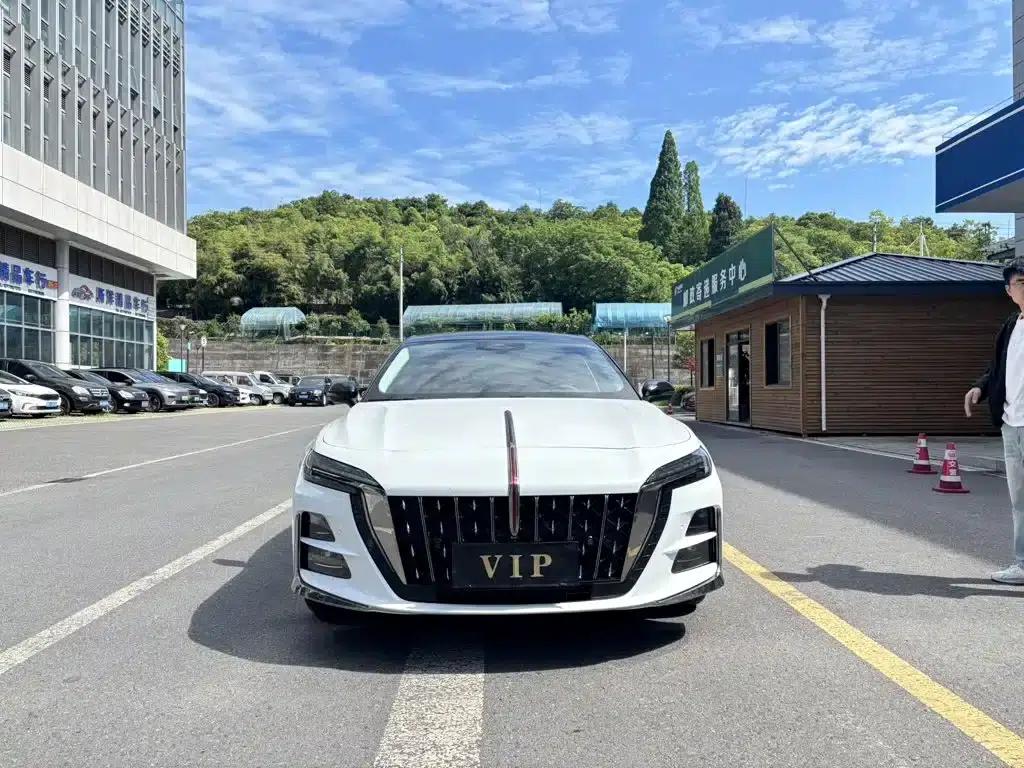 Hongqi H6 2024 2.0T Premium Edition — миниатюра 1