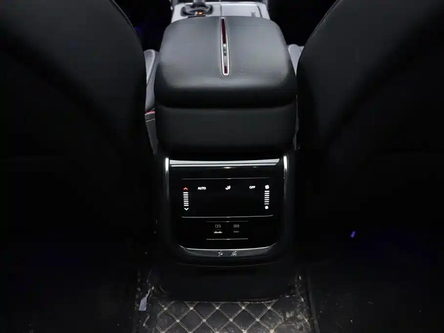 Hongqi HS7 PHEV 2024 2.0T PHEV 4WD Flagship Edition 7-seater — миниатюра 20
