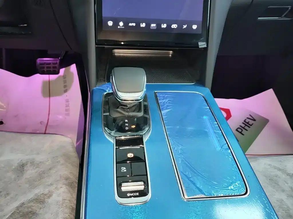 Hongqi HS7 PHEV 2025 2.0T PHEV 2WD Flagship Edition 6-seater — миниатюра 14