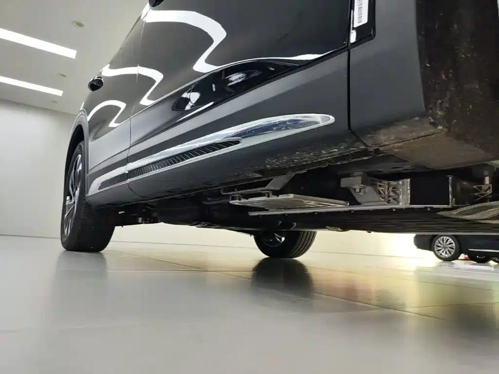 Hongqi HS7 PHEV 2025 2.0T PHEV 2WD Flagship Edition 6-seater — миниатюра 21