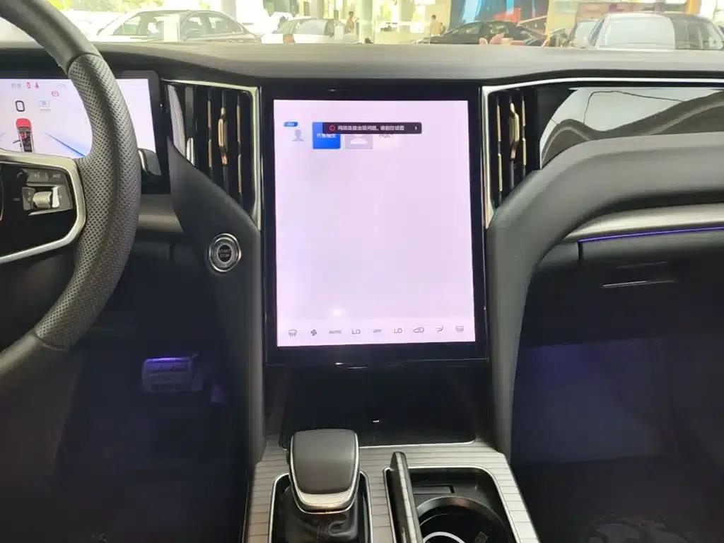 Hongqi HS7 PHEV 2024 2.0T PHEV 4WD Flagship Edition 6-seater — миниатюра 13