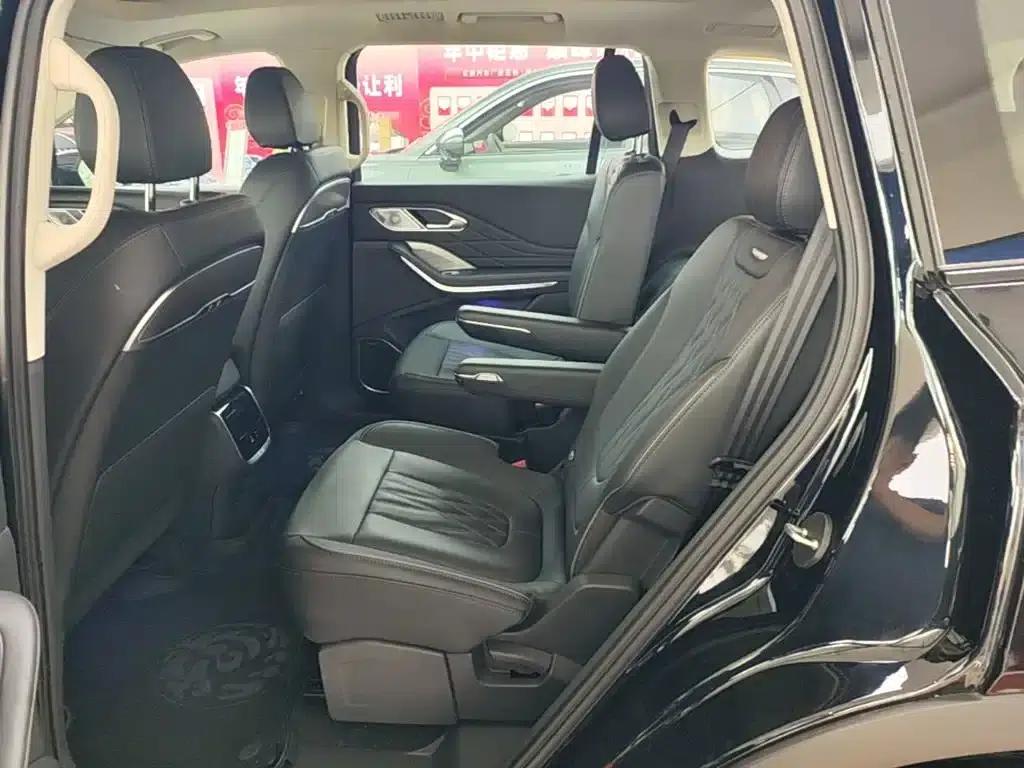 Hongqi HS7 PHEV 2024 2.0T PHEV 4WD Flagship Edition 6-seater — миниатюра 17