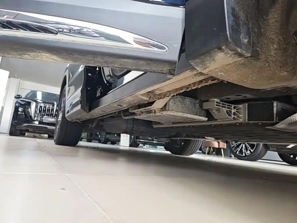 Hongqi HS7 PHEV 2024 2.0T PHEV 4WD Flagship Edition 7-seater — миниатюра 21