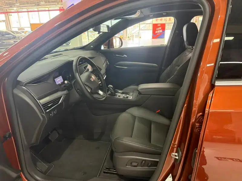 2018 Cadillac XT4 28T AWD Premium — миниатюра 21