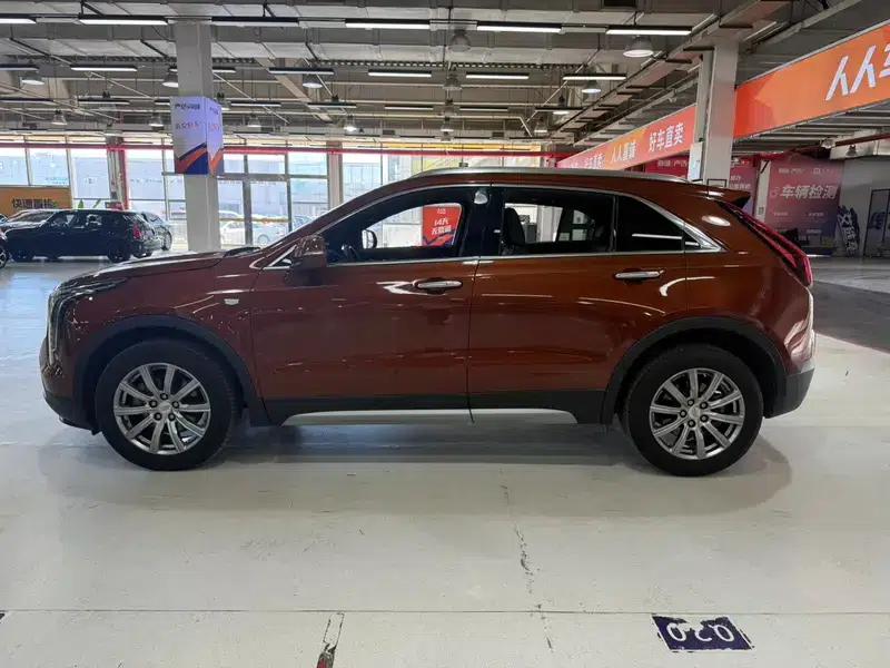 2018 Cadillac XT4 28T AWD Premium — миниатюра 4