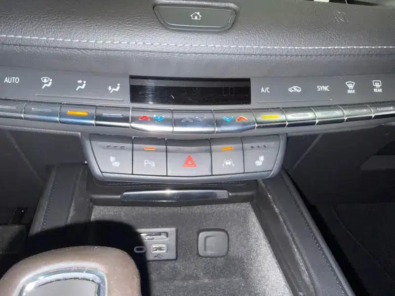 2018 Cadillac XT4 28T AWD Premium — миниатюра 9