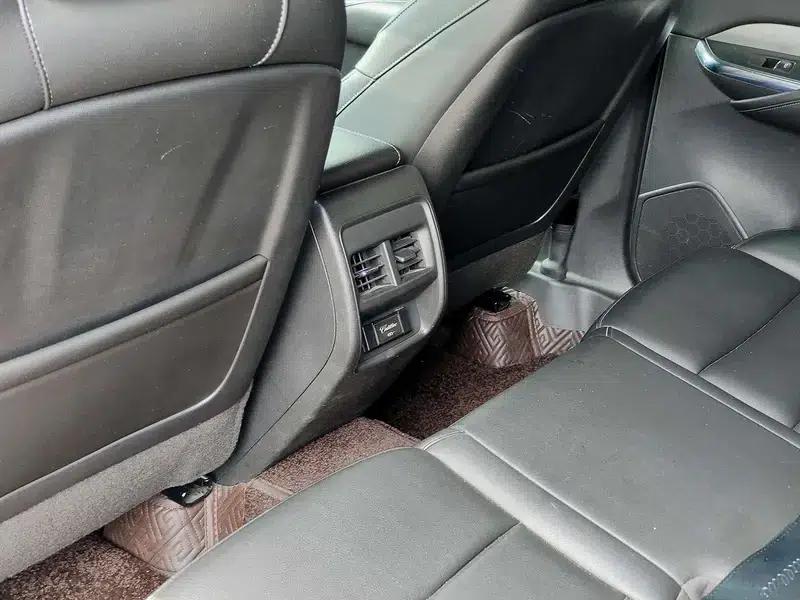 Cadillac XT4 2021 28T Two-Wheel Drive Technology Edition — миниатюра 6
