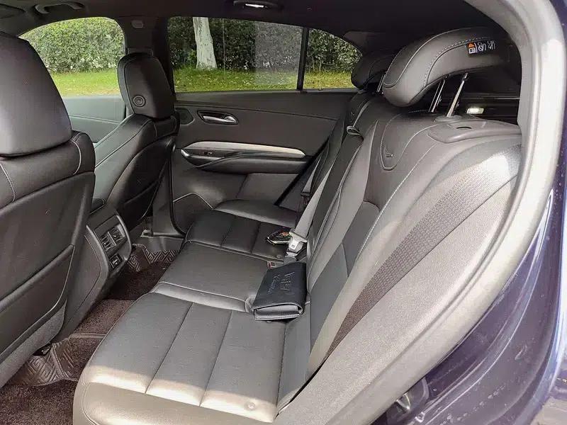 Cadillac XT4 2021 28T Two-Wheel Drive Technology Edition — миниатюра 9