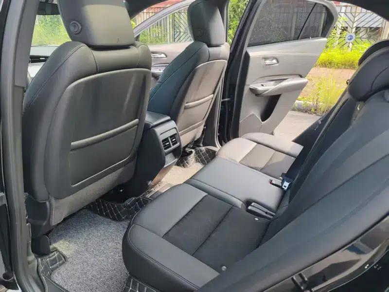 Cadillac XT4 2021 28T Two-Wheel Drive Technology Edition — миниатюра 9